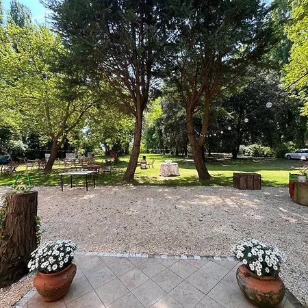 La Casa Nel Parco 아파트 몰리아노베네토